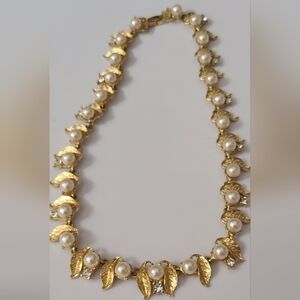 Vintage Yechang Gold Tone Chunky Pearls Rhinestones Leafs Necklace STUNNING
